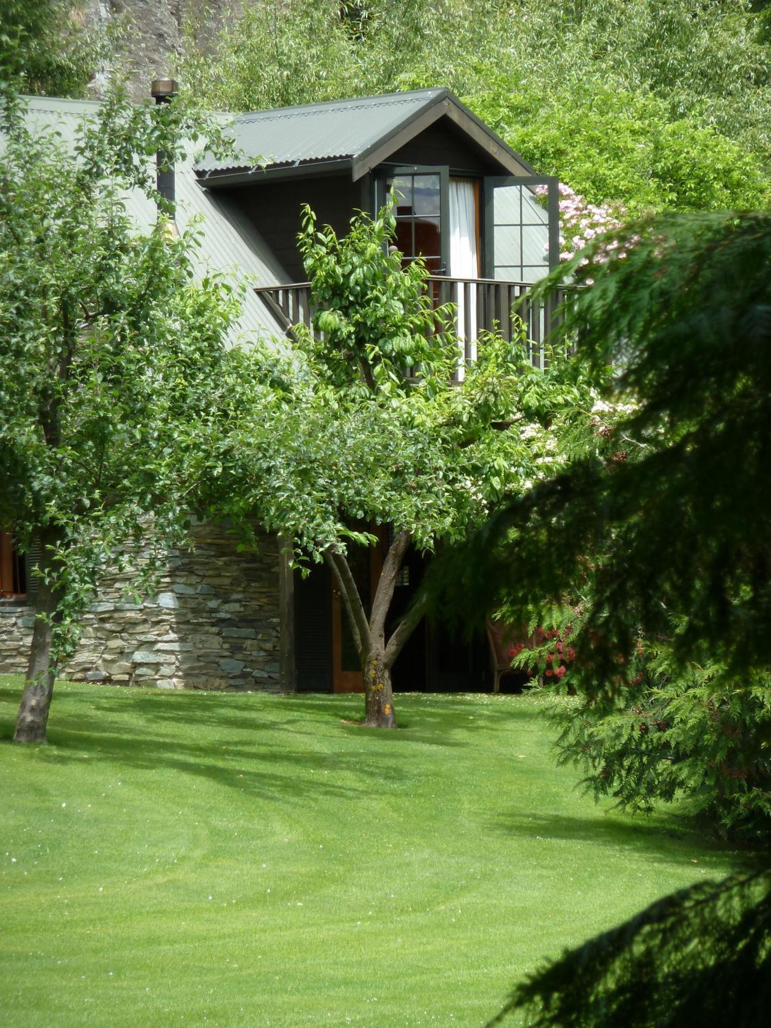 Trelawn Riverside Cottages Arthurs Point Экстерьер фото